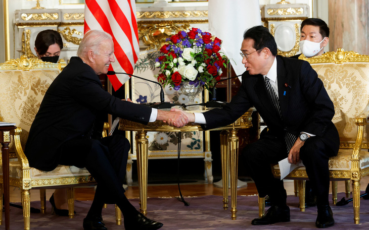 Ông Biden gọi ông Kishida là 