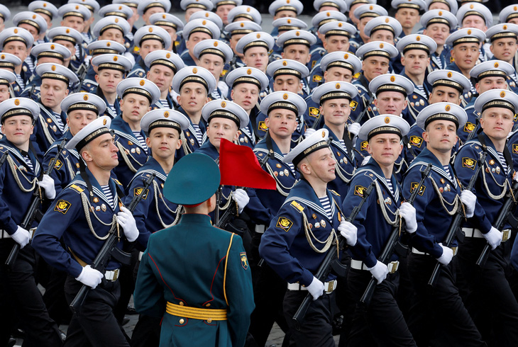 Quốc hội Nga thông qua dự luật bỏ giới hạn độ tuổi nhập ngũ - Ảnh 1.