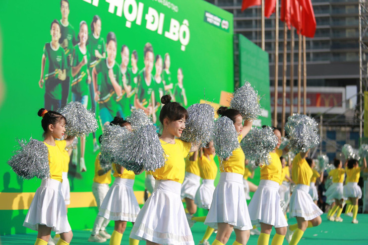 Hàng ngàn học sinh Khánh Hòa được tiếp ý chí tại Ngày hội đi bộ MILO 2022 - Ảnh 2.