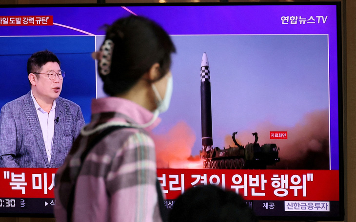 Triều Tiên phóng 3 tên lửa, Hàn Quốc dọa răn đe mạnh hơn