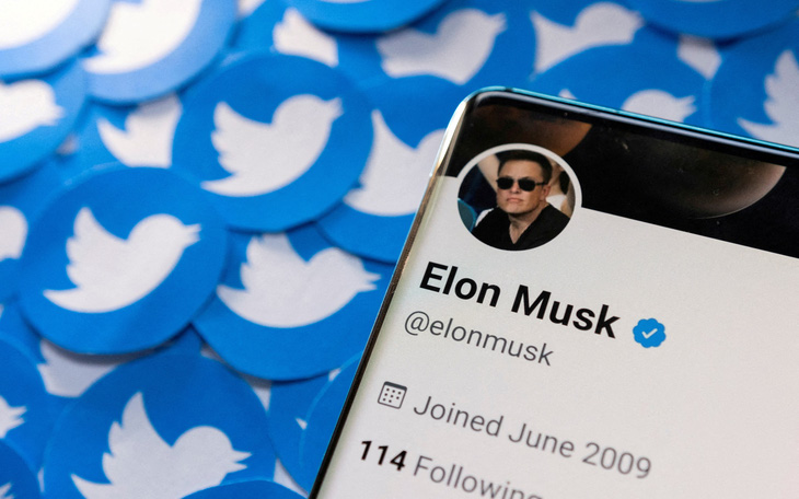Thương vụ Twitter của Elon Musk vấp thêm làn sóng phản kháng