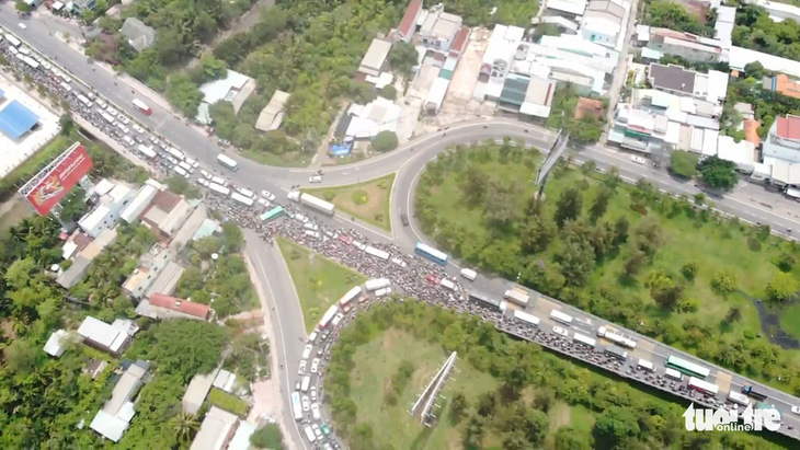 Du khách hủy tour, hủy dịch vụ vì... kẹt xe, địa phương kêu khó - Ảnh 1.