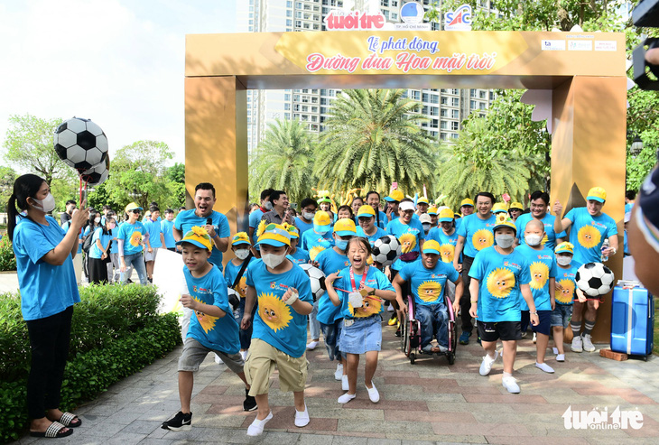 Gần 1.200 người tham gia chạy bộ online ủng hộ bệnh nhi ung thư - Ảnh 1.