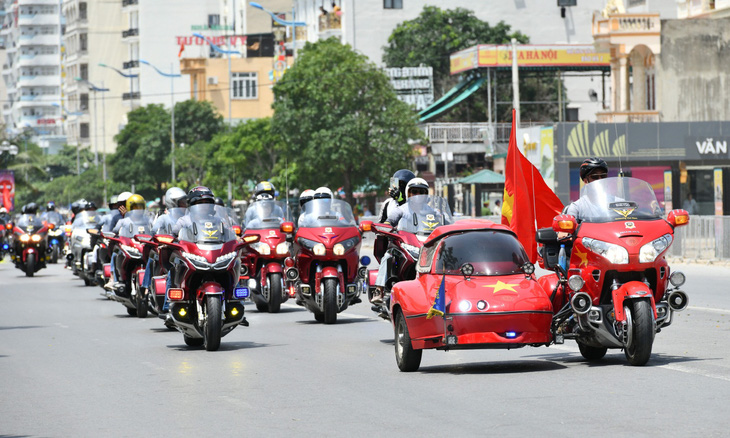 130 xe phân khối lớn khuấy động đường phố Sầm Sơn - Ảnh 3.