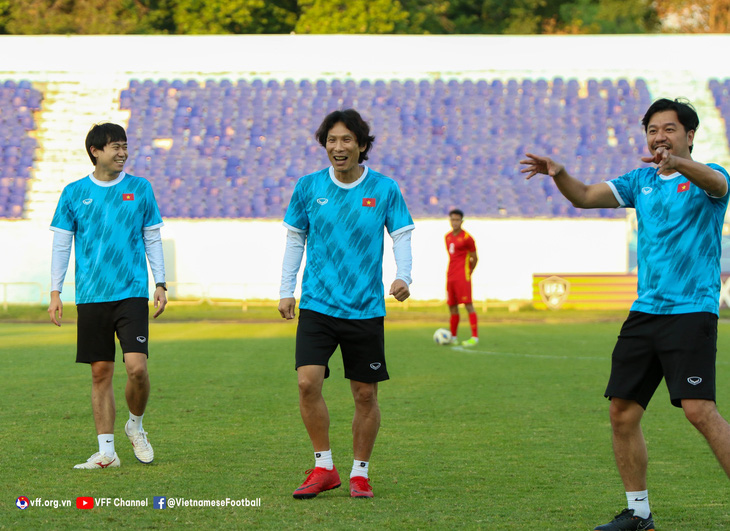 U23 Việt Nam tập buổi đầu tiên tại Uzbekistan, chuẩn bị cho trận gặp U23 Thái Lan - Ảnh 2.