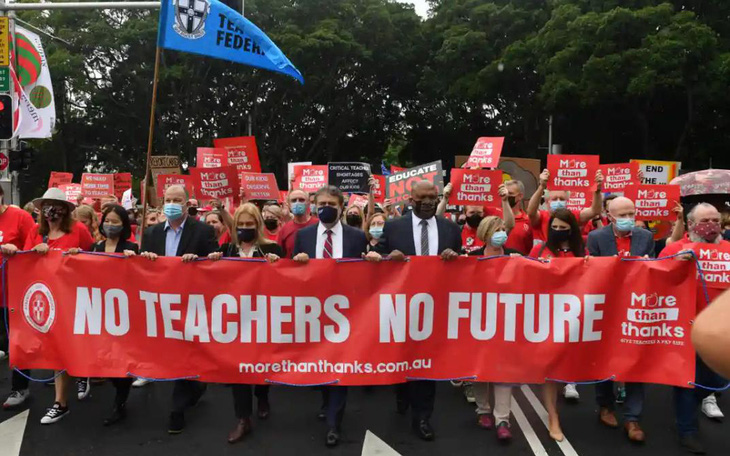 Hàng trăm lớp học ở Úc đóng cửa vì giáo viên đòi tăng lương