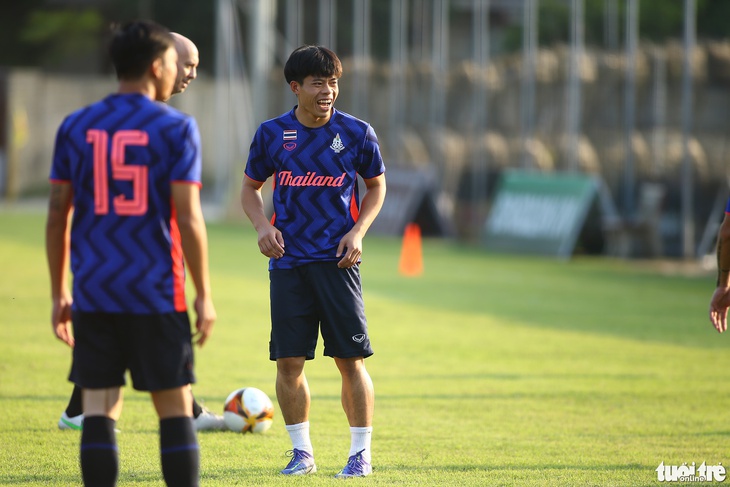 U23 Thái Lan thoải mái trước giờ đấu SEA Games 31 - Ảnh 4.