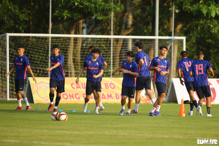 U23 Thái Lan thoải mái trước giờ đấu SEA Games 31 - Ảnh 5.