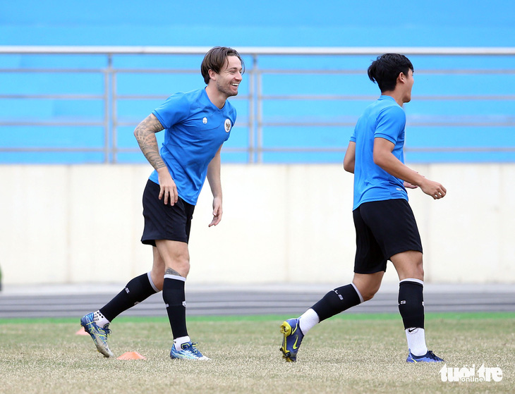 Xem đối thủ của U23 Việt Nam luyện tập trước ngày đụng độ - Ảnh 3.