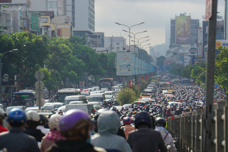 TP.HCM: Công trình xây dựng gây ảnh hưởng giao thông không được thực hiện - Ảnh 1.