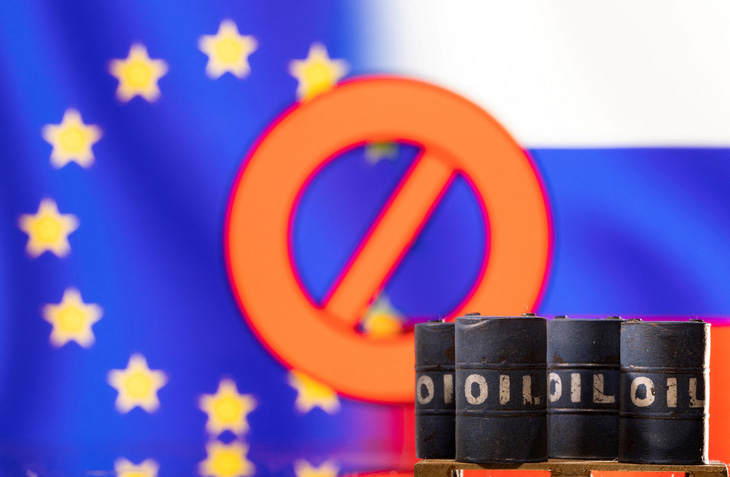 EU điều chỉnh đề xuất cấm vận dầu Nga - Ảnh 1.