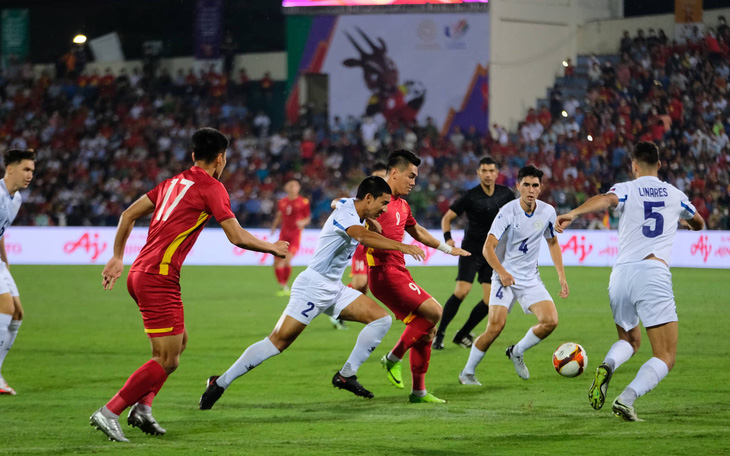 U23 Việt Nam bị cầm hòa 0-0 trong thế trận bế tắc