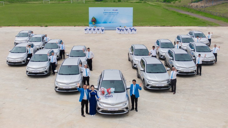 Taxi điện - Bước ngoặt lớn trong ngành xe dịch vụ tại Việt Nam - Ảnh 1.