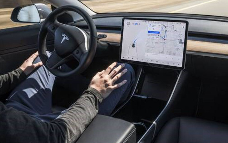 Mỹ mở rộng điều tra về độ an toàn hệ thống lái xe tự động của Tesla