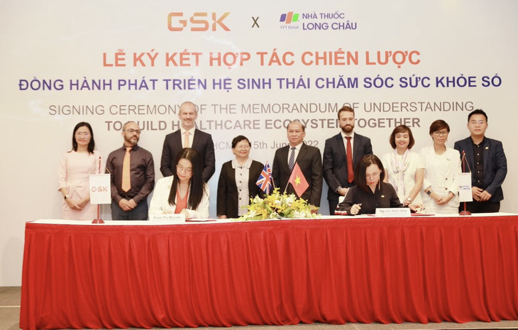 GSK Việt Nam và FPT Long Châu hợp tác cùng phát triển - Ảnh 2.