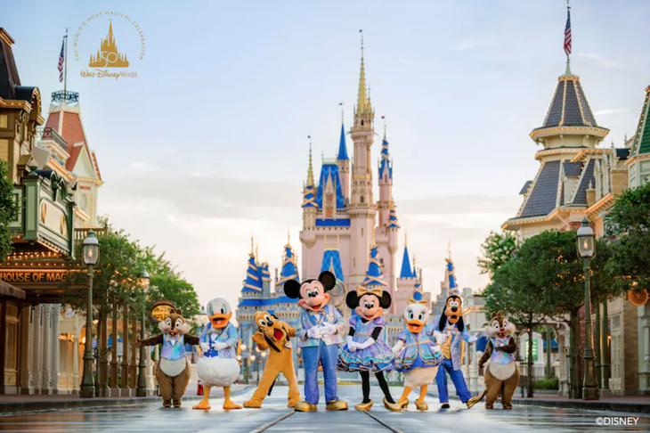 Disney mở tour thăm trọn gói Disneyland khắp thế giới - Ảnh 1.