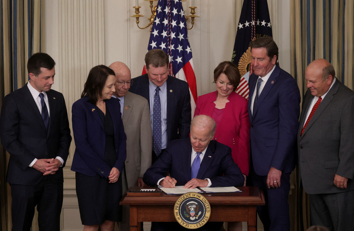 Ông Biden tin Mỹ sẽ vượt qua lạm phát an toàn - Ảnh 1.