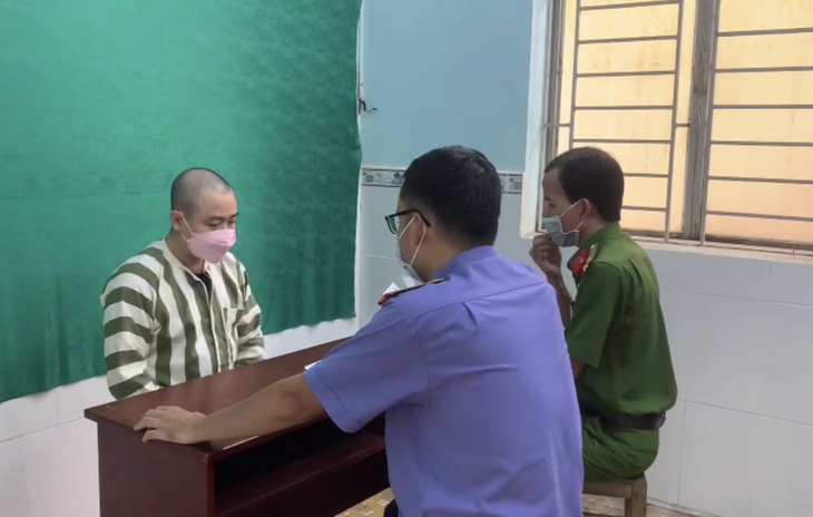 Diễn viên hài Hữu Tín bị khởi tố, bắt tạm giam vì ma túy - Ảnh 1.