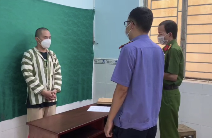 Diễn viên hài Hữu Tín bị khởi tố, bắt tạm giam vì ma túy - Ảnh 3.