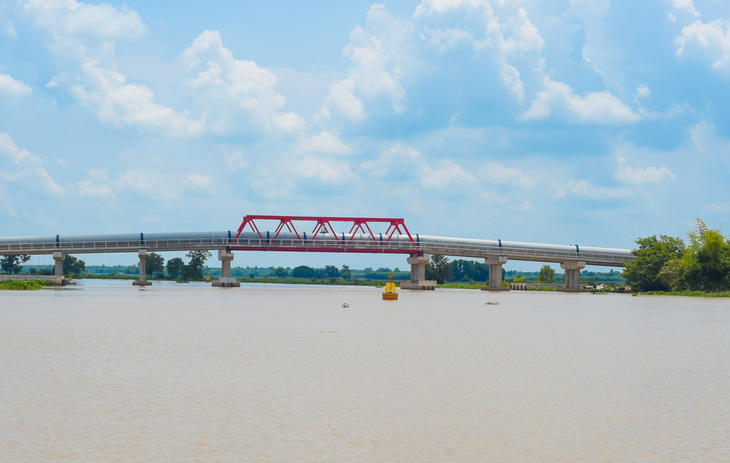 Tây Ninh chuyển mình mạnh mẽ về du lịch, giao thông vận tải - Ảnh 2.