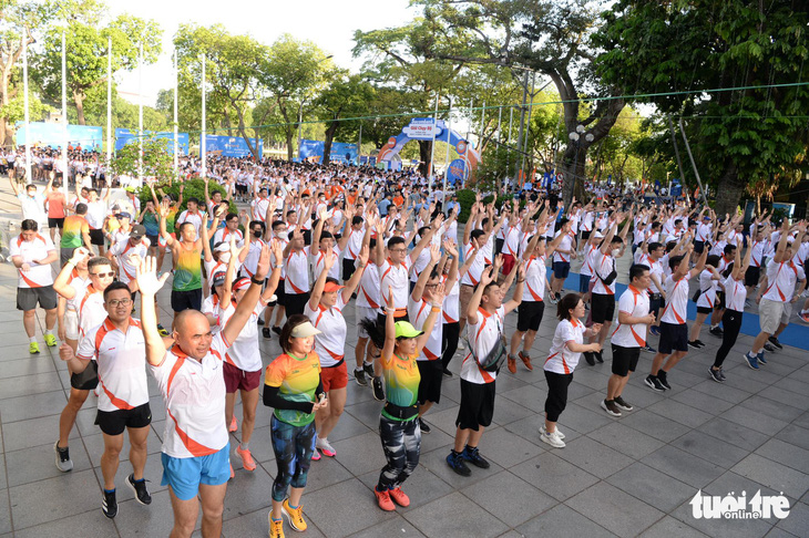 Rộn ràng Giải chạy Ngày không tiền mặt 2022 tại bờ hồ Hoàn Kiếm - Ảnh 3.