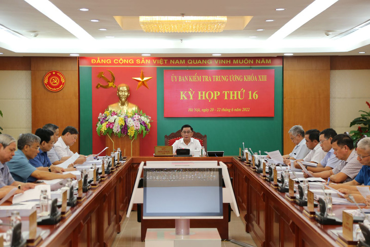 Đề nghị xem xét, kỷ luật một số tập thể, cá nhân tại Tỉnh ủy Phú Yên, Ban cán sự đảng UBND TP.HCM - Ảnh 1.