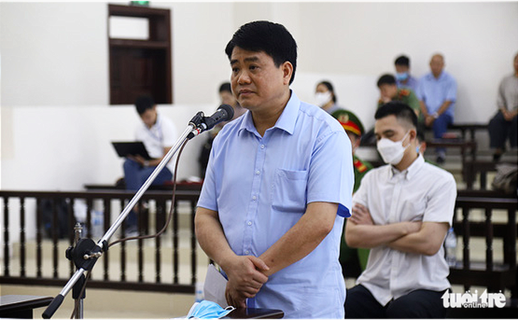 Nộp đủ 25 tỉ khắc phục hậu quả, cựu chủ tịch Hà Nội Nguyễn Đức Chung được giảm 3 năm tù - Ảnh 1.