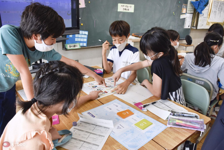 Thanh toán điện tử gia tăng, Nhật Bản tăng cường nhận thức về tiền cho trẻ - Ảnh 1.