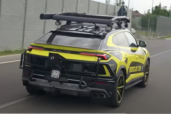 Lamborghini Urus có bản xe cứu hộ phục vụ giới siêu giàu - Ảnh 3.