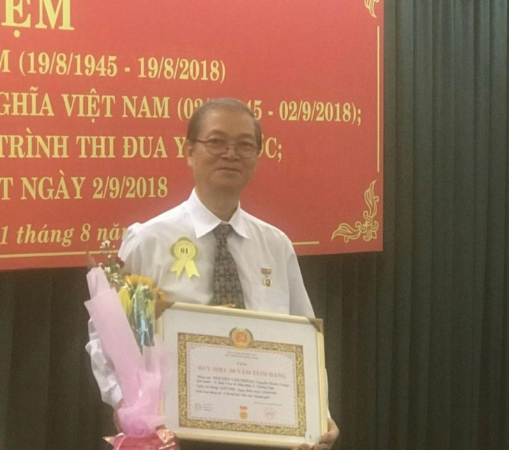 Nguyên phó chủ tịch Hội Nhà báo TP.HCM Nguyễn Văn Phùng qua đời - Ảnh 1.