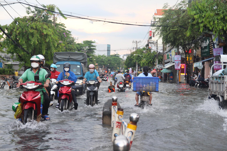 Thời tiết hôm nay 26-6: Nam Bộ giảm mưa, nắng nóng lan rộng tại Bắc Bộ - Ảnh 1.