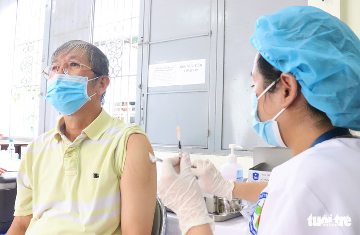 Bộ Y tế có hướng dẫn mới về tiêm vắc xin COVID-19 mũi 4 - Ảnh 1.