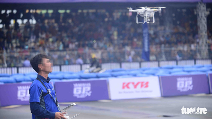 Flycam bay chui, quản cách nào? - Ảnh 1.