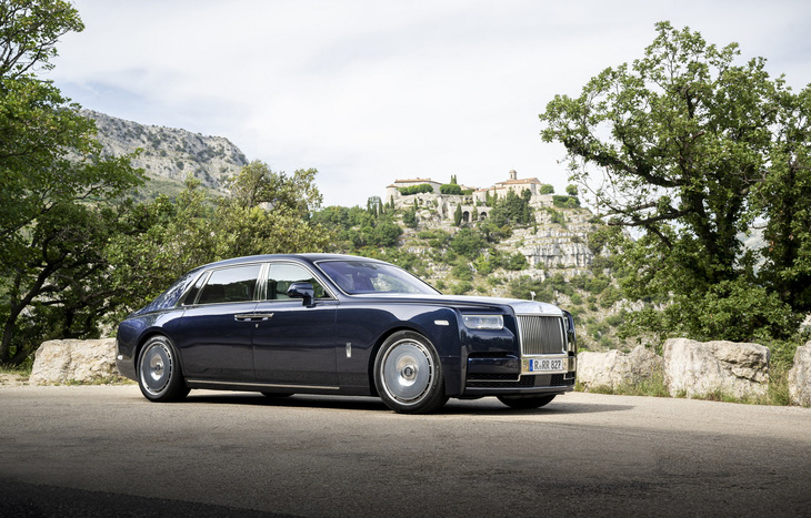 Bánh xe Rolls-Royce mất 10 ngày hoàn thiện, giá hàng trăm triệu đồng - Ảnh 3.