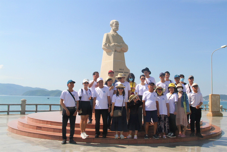 Du lịch hè Nha Trang kín khách, chủ yếu khách nội - Ảnh 4.