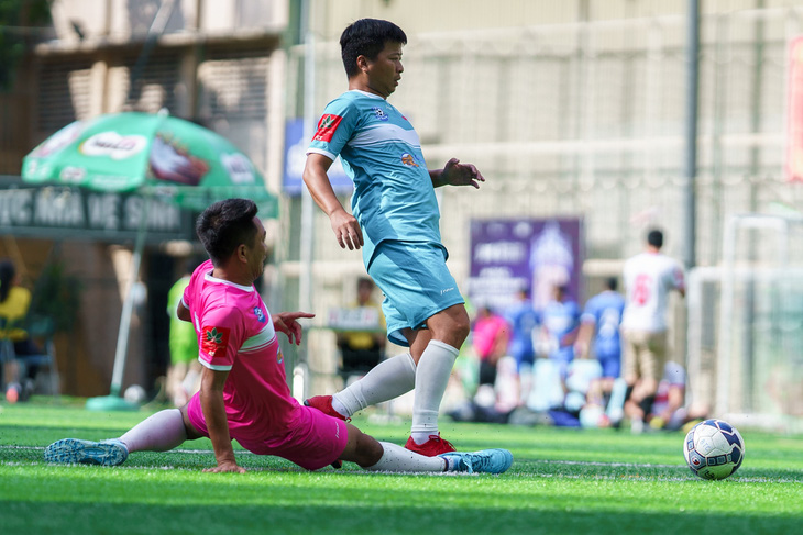 Báo Tuổi Trẻ toàn thắng vòng bảng giải bóng đá Hội Nhà báo TP.HCM 2022 - Ảnh 2.