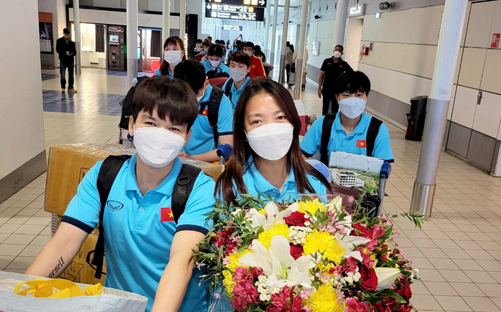 Đội tuyển nữ Việt Nam được tiếp đón nồng nhiệt khi có mặt tại Pháp
