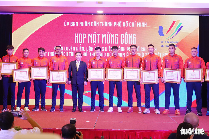 TP.HCM mừng công HLV, VĐV đạt thành tích cao SEA Games 31 - Ảnh 1.