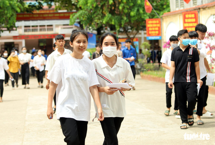 Gần 40.000 thí sinh thi vào lớp 10 ở Nghệ An, thí sinh F0 thi phòng riêng - Ảnh 1.