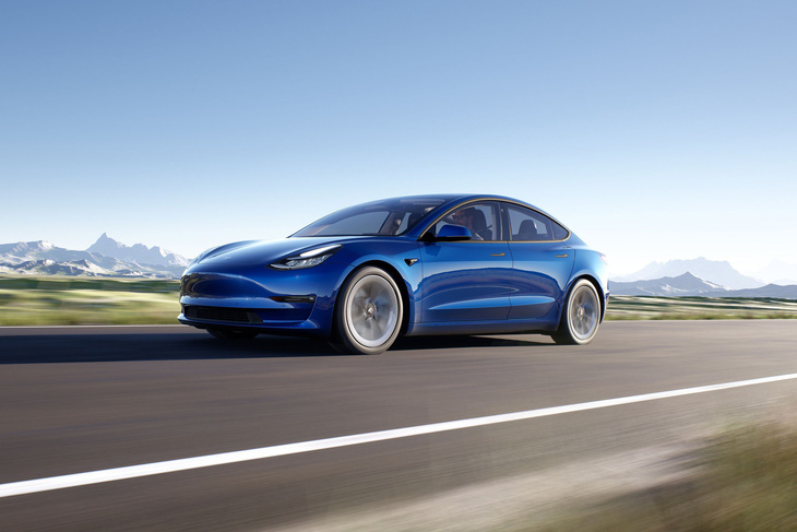 Tesla sắp có xe điện giá rẻ nhờ một thứ nhỏ như lon nước ngọt của Panasonic - Ảnh 1.