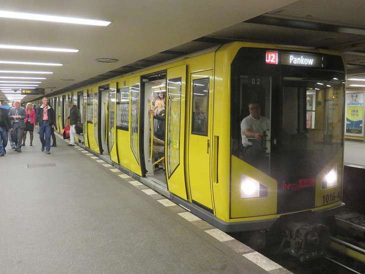 Đức: Ngành du lịch hưởng lợi từ ưu đãi giá vé giao thông công cộng - Ảnh 1.