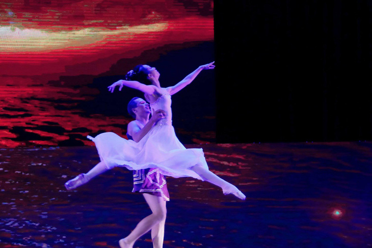 Nhạc kịch về Bác Hồ, ballet về Kiều và Mỵ Châu - Trọng Thủy giành giải xuất sắc - Ảnh 2.