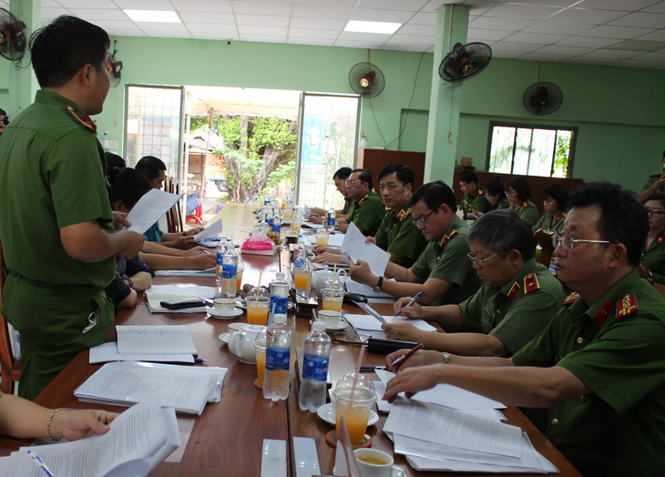 Thứ trưởng Bộ Công an kiểm tra công tác cấp, trả căn cước công dân ở TP Thủ Đức - Ảnh 1.