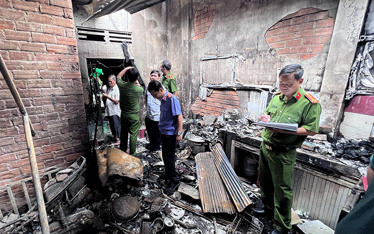 Cháy nhà giữa đêm khuya ở An Giang, 2 mẹ con tử vong