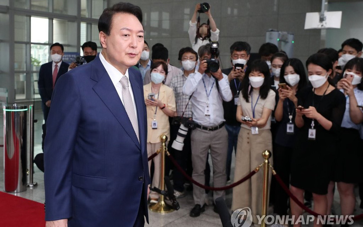 Dịch COVID-19 nóng trở lại, tổng thống Hàn Quốc dừng họp báo trực tiếp