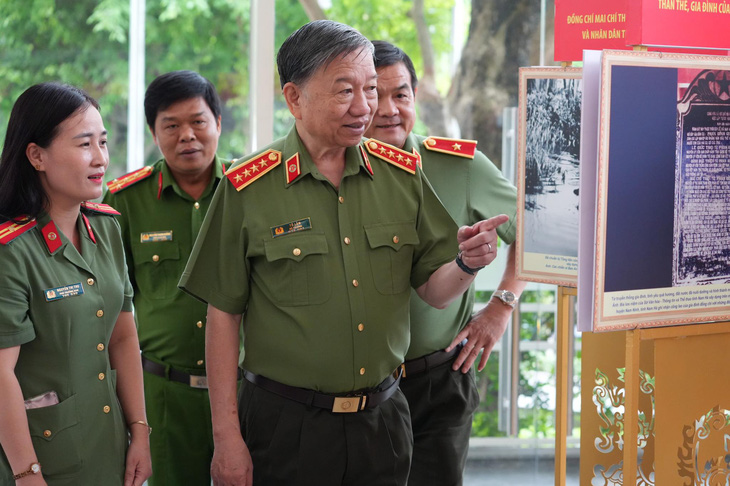 Kỷ niệm 100 năm ngày sinh Đại tướng Mai Chí Thọ: Sống trong dân và làm vì dân - Ảnh 2.