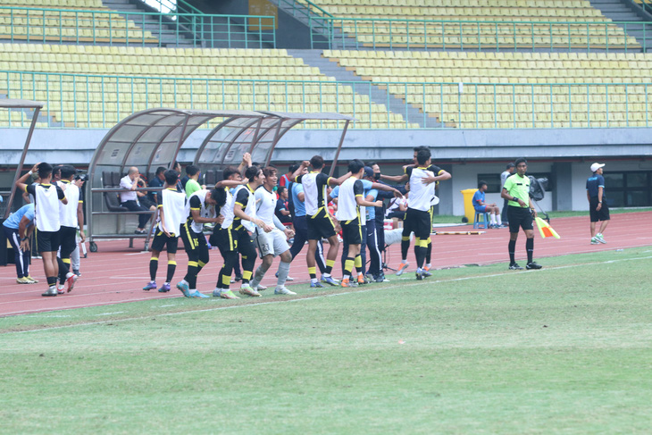 U19 Việt Nam tan mộng vô địch sau thất bại 0-3 trước Malaysia - Ảnh 3.