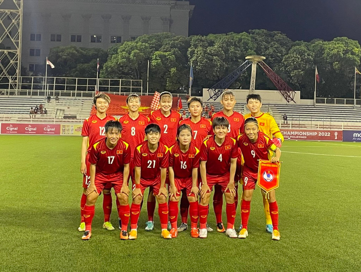 Thắng đậm Myanmar, tuyển nữ Việt Nam vào bán kết AFF Cup 2022 - Ảnh 1.