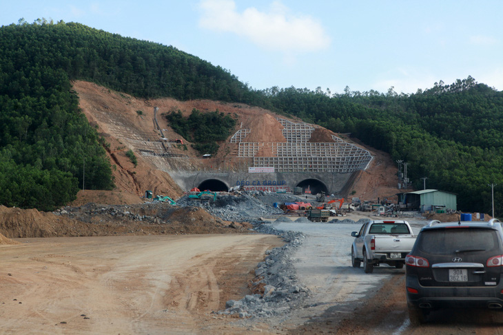 Giá vật liệu tăng đột biến, 20 nhà thầu làm đường cao tốc Bắc - Nam đồng loạt ‘kêu cứu’ - Ảnh 2.