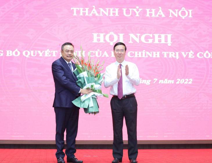Ông Trần Sỹ Thanh được giới thiệu bầu giữ chức chủ tịch UBND TP Hà Nội - Ảnh 1.